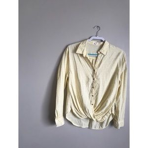 Maurice’s twist front plaid shirt